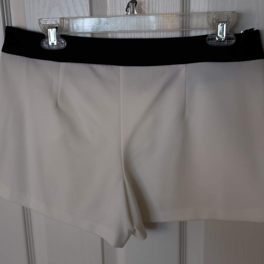 🛍XoXo  Shorts - Picture 5 of 6